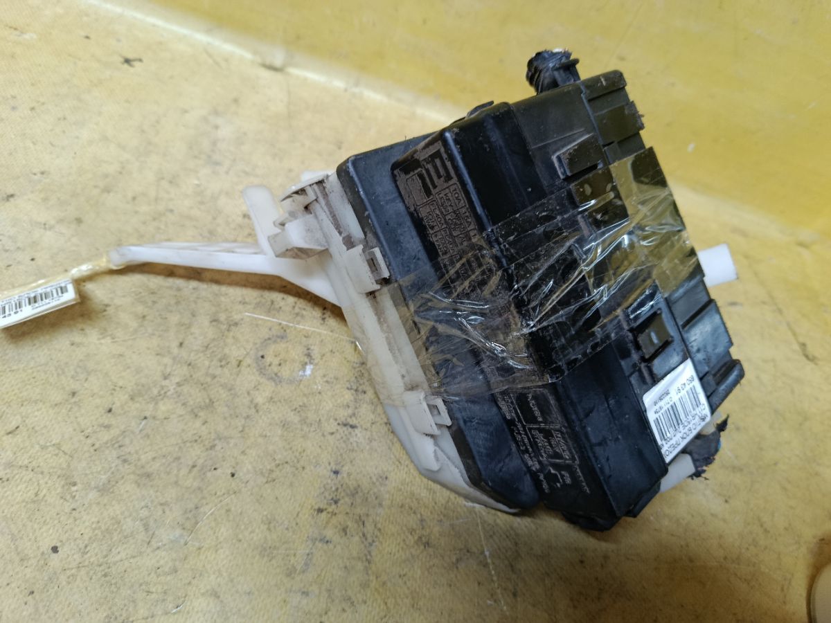 Блок предохранителей на Nissan Tiida C11 HR15DE Фото 1