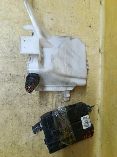 Блок предохранителей на Nissan Note E11 HR15DE Фото 2