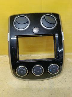 Блок управления климатконтроля на Mazda Verisa DC5W ZY-VE