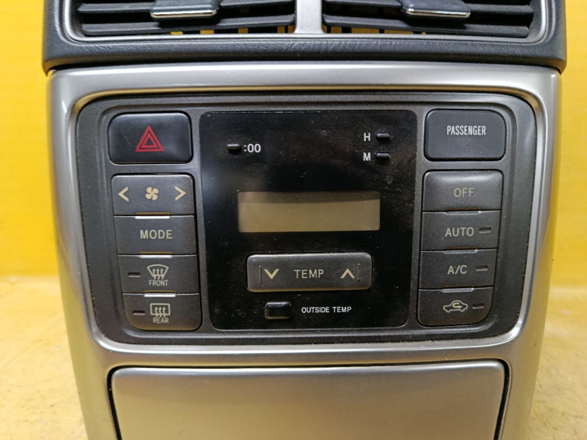Блок управления климатконтроля 88650-44261 на Toyota Gaia ACM10G 1AZ-FSE Фото 2