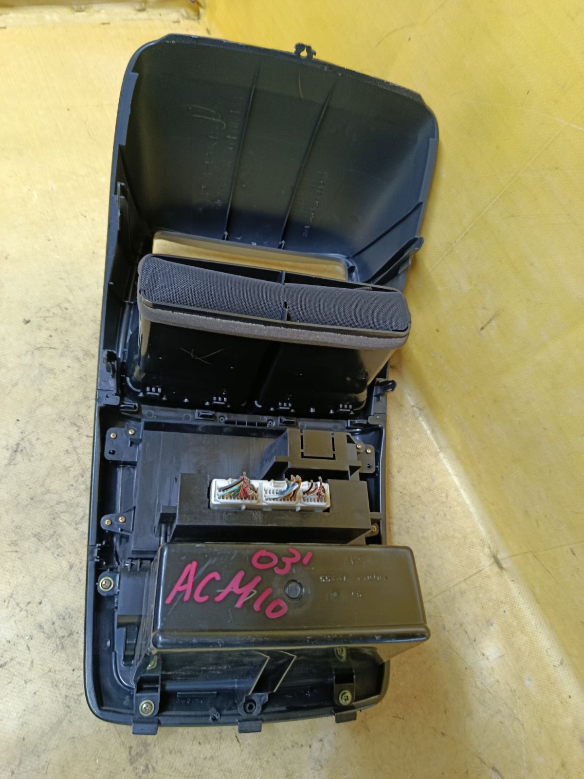 Блок управления климатконтроля 88650-44261 на Toyota Gaia ACM10G 1AZ-FSE Фото 5