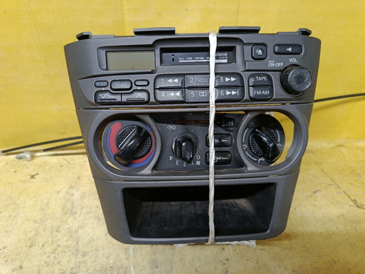 Блок управления климатконтроля на Nissan Sunny FB15 QG15DE Фото 1