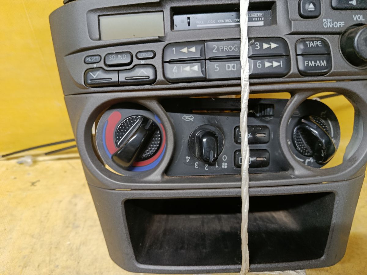 Блок управления климатконтроля на Nissan Sunny FB15 QG15DE Фото 4