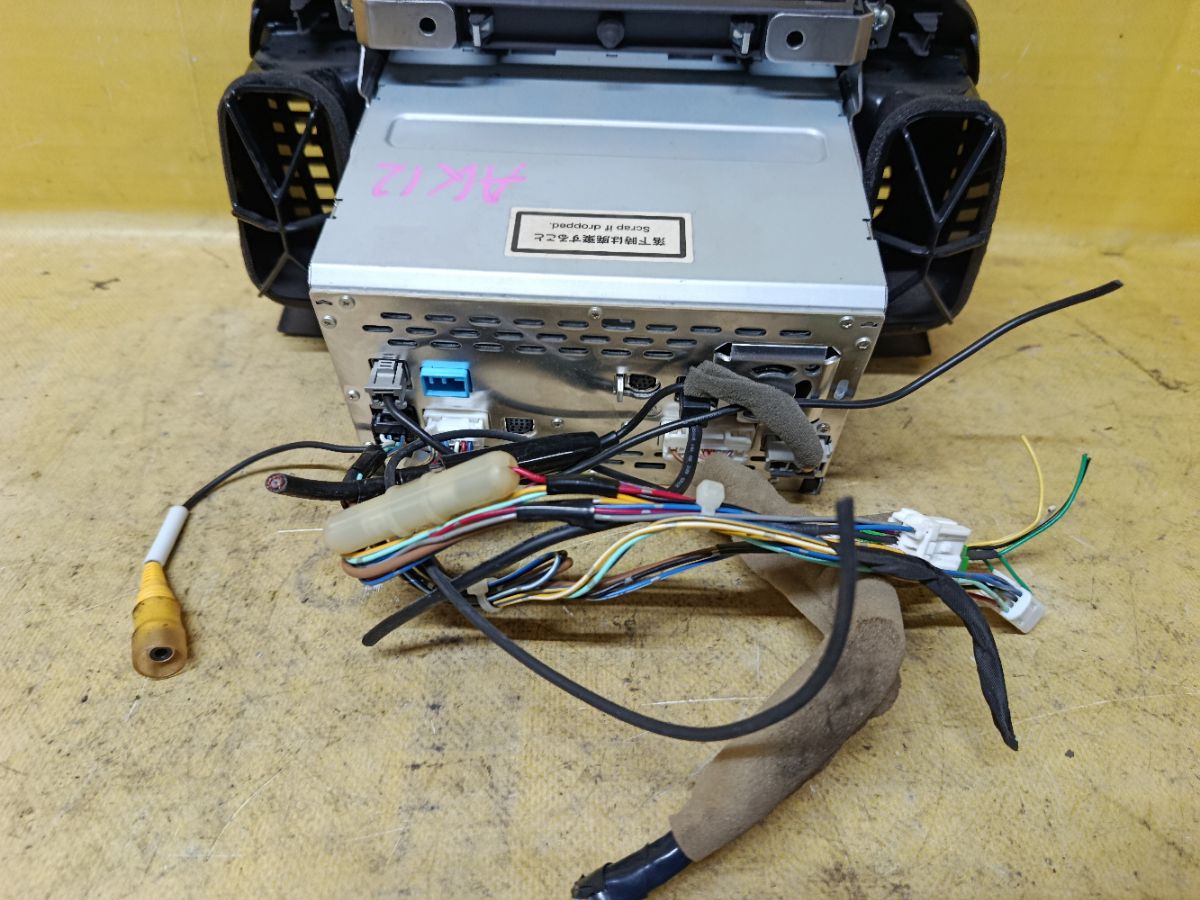 Автомагнитофон SANYO NVA-HD7309 на Nissan March AK12 Фото 2