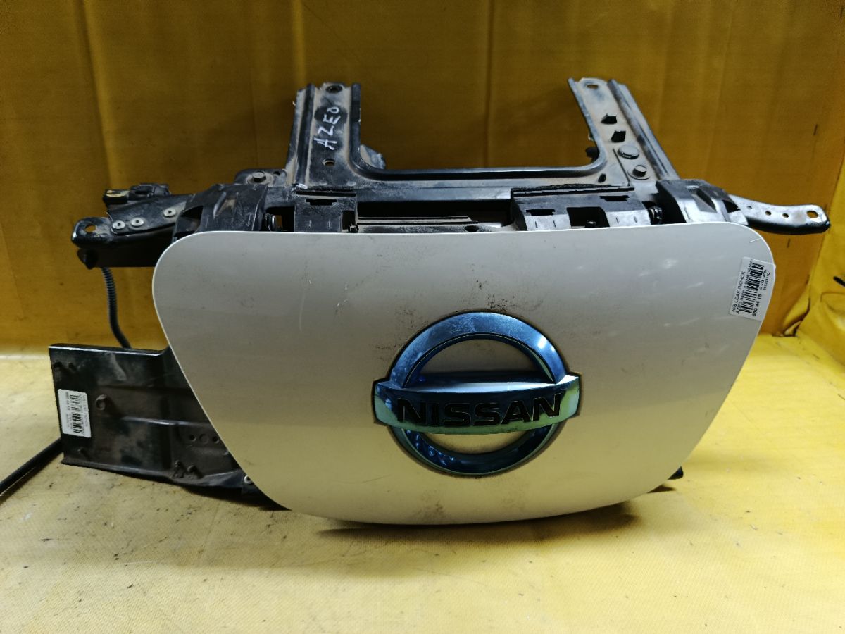 Лючок на Nissan Leaf AZE0 Фото 1