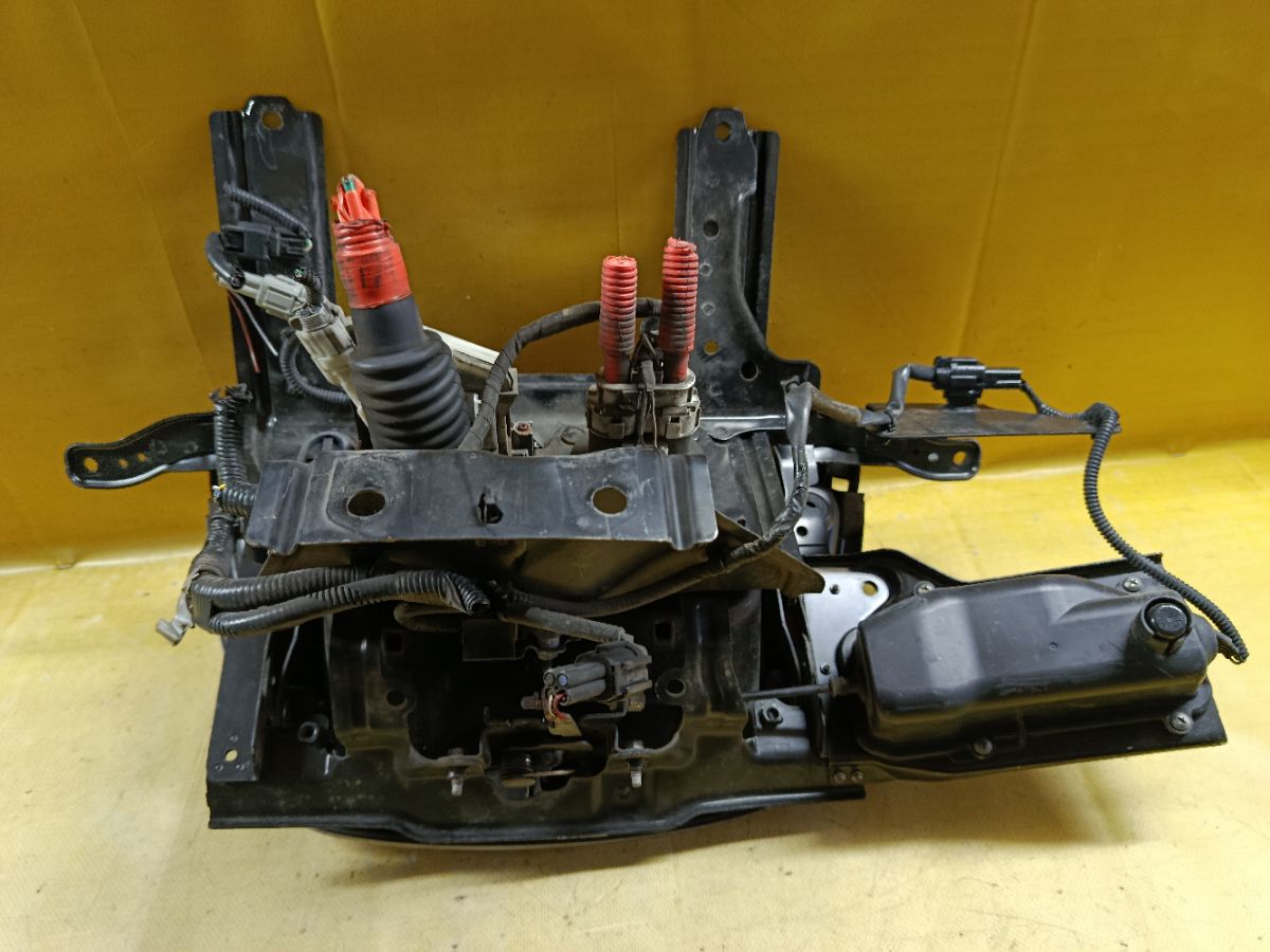 Лючок на Nissan Leaf AZE0 Фото 4