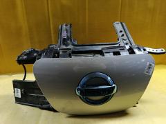 Лючок на Nissan Leaf AZE0