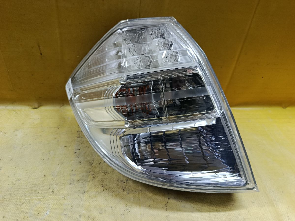 Стоп P9883 P9883 на Honda Fit Hybrid GP1 Фото 1