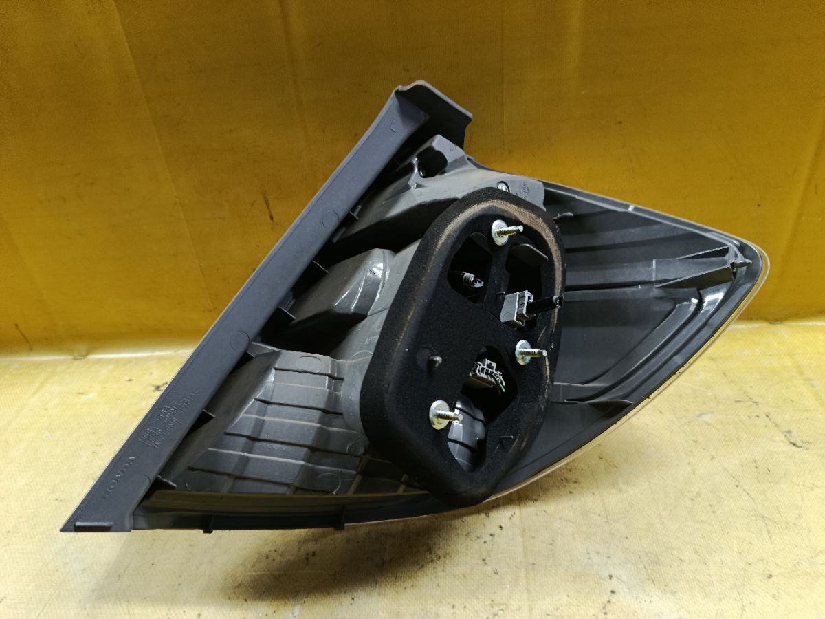 Стоп P9883 P9883 на Honda Fit Hybrid GP1 Фото 4