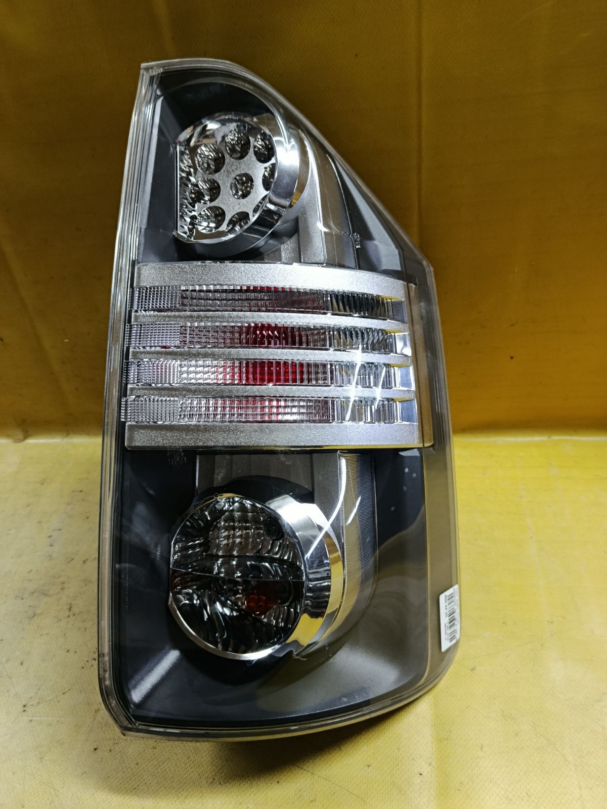 Стоп 28-199 28-199 на Toyota Voxy ZRR70G Фото 1