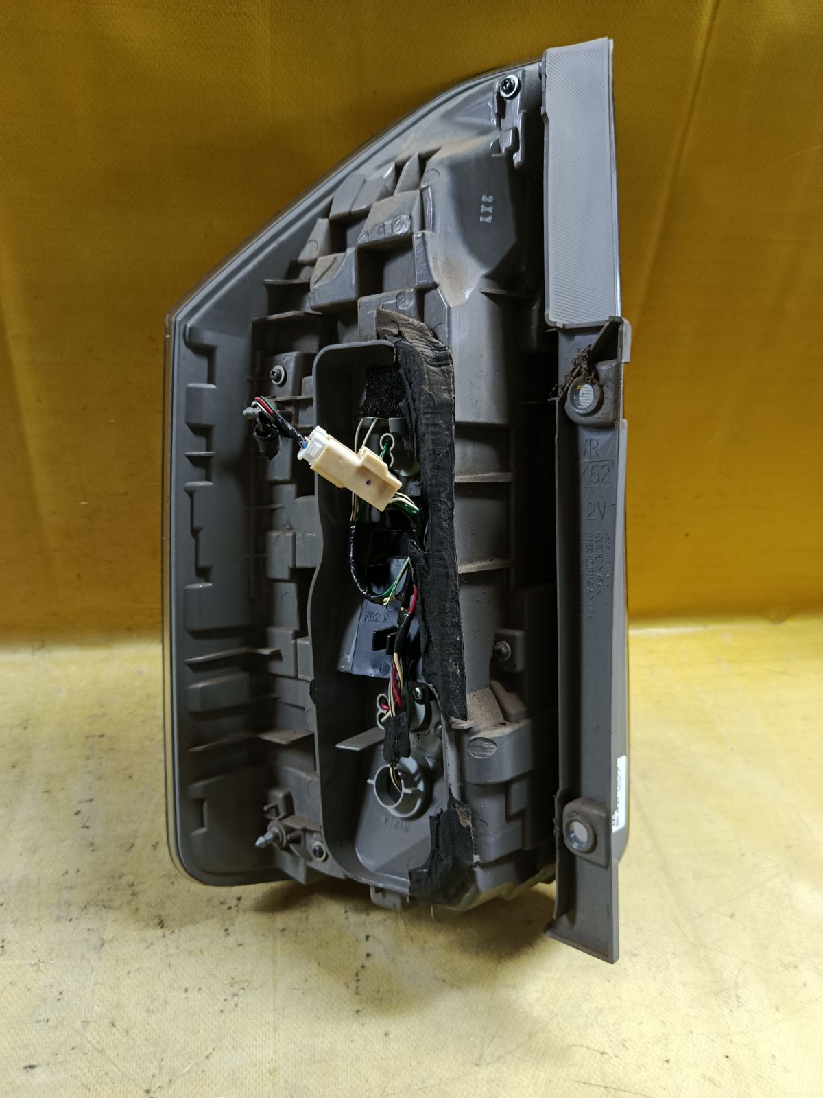 Стоп 28-199 28-199 на Toyota Voxy ZRR70G Фото 4