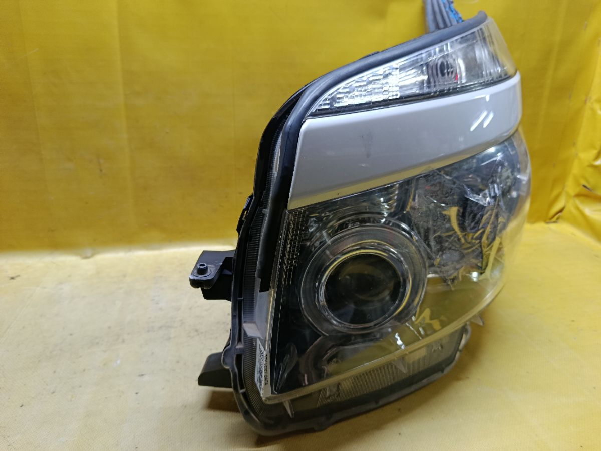 Фара 28-203 28-203 на Toyota Voxy ZRR70G Фото 2