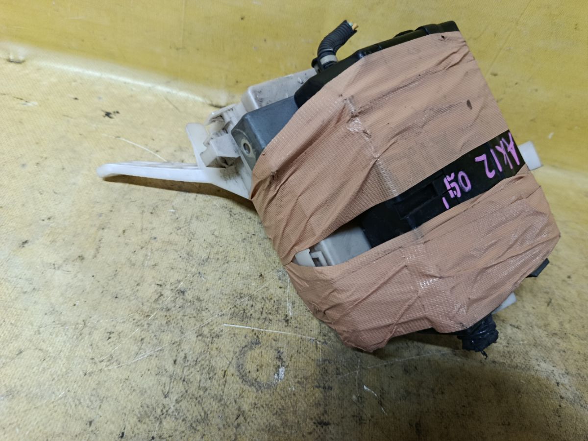 Блок предохранителей на Nissan March AK12 CR12DE Фото 2