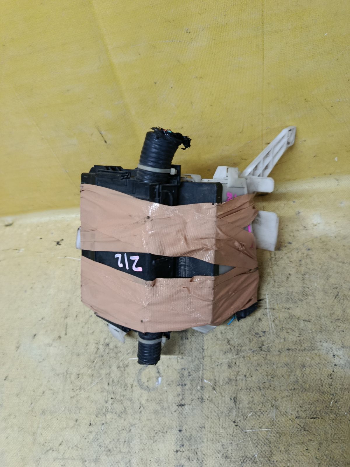 Блок предохранителей на Nissan Cube Z12 HR15DE Фото 1