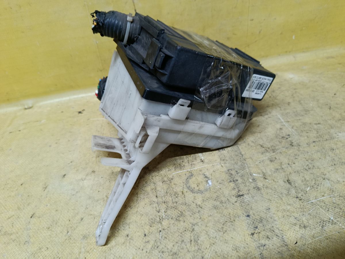 Блок предохранителей на Nissan Cube Z12 HR15DE Фото 1