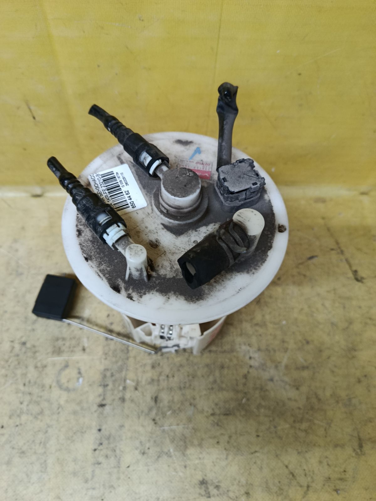 Бензонасос 23210-B1110 на Toyota Tank M900A 1KR-FE Фото 2