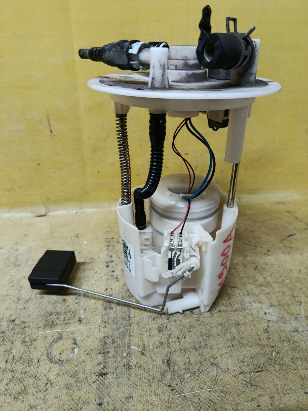 Бензонасос 23210-B1110 на Toyota Tank M900A 1KR-FE Фото 3