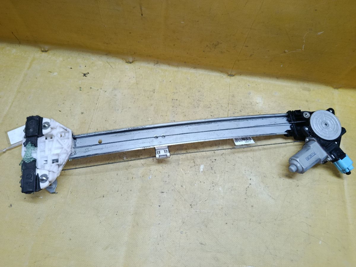 Стеклоподъемный механизм на Honda Stream RN6 Фото 2