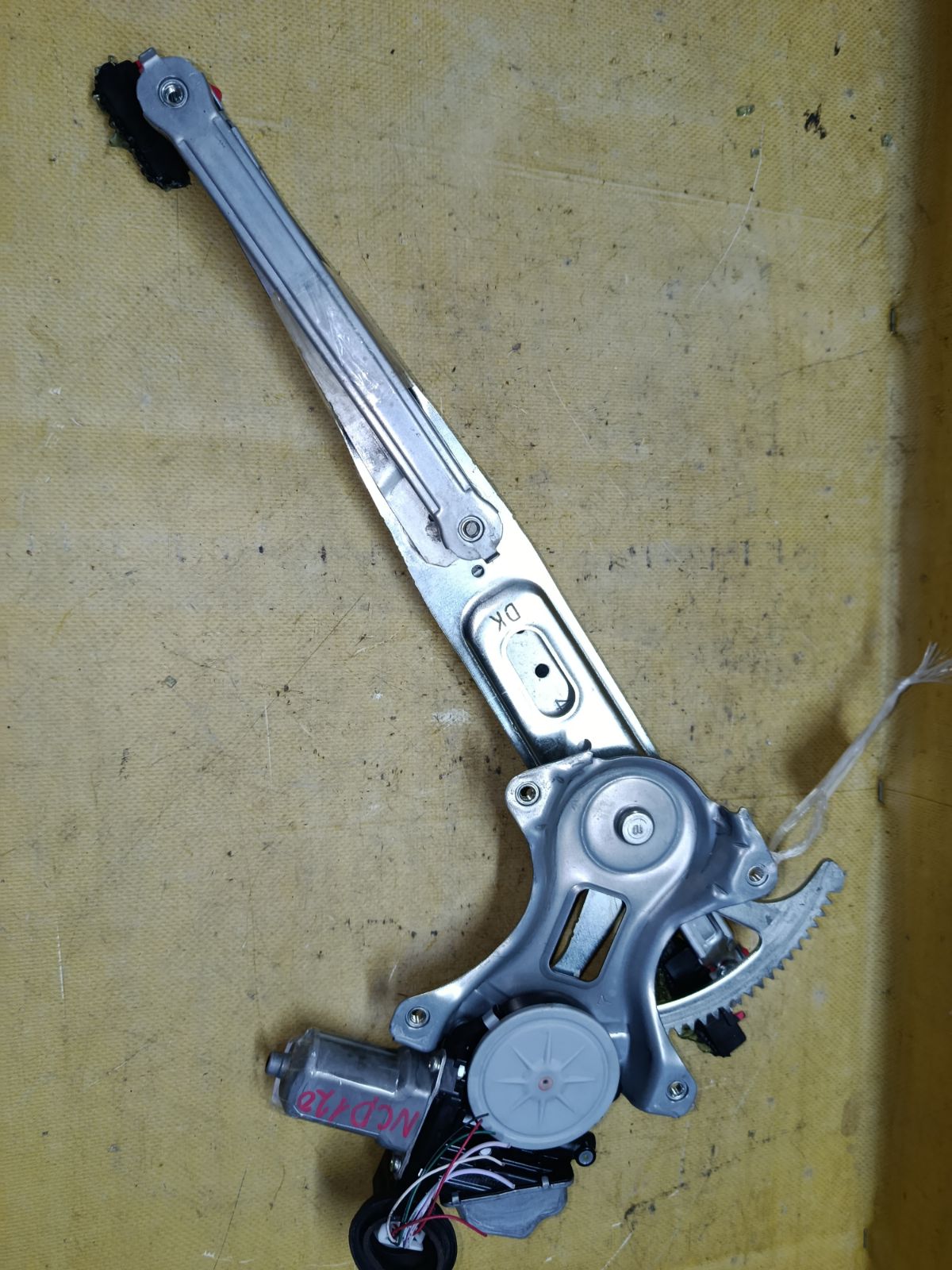 Стеклоподъемный механизм 85710-52171 на Toyota Ractis NCP120 Фото 2