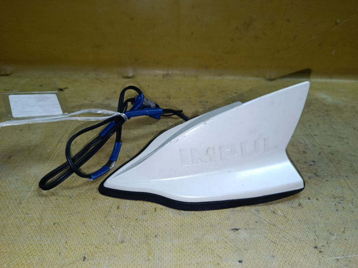 Антенна на Nissan Leaf AZE0 Фото 1