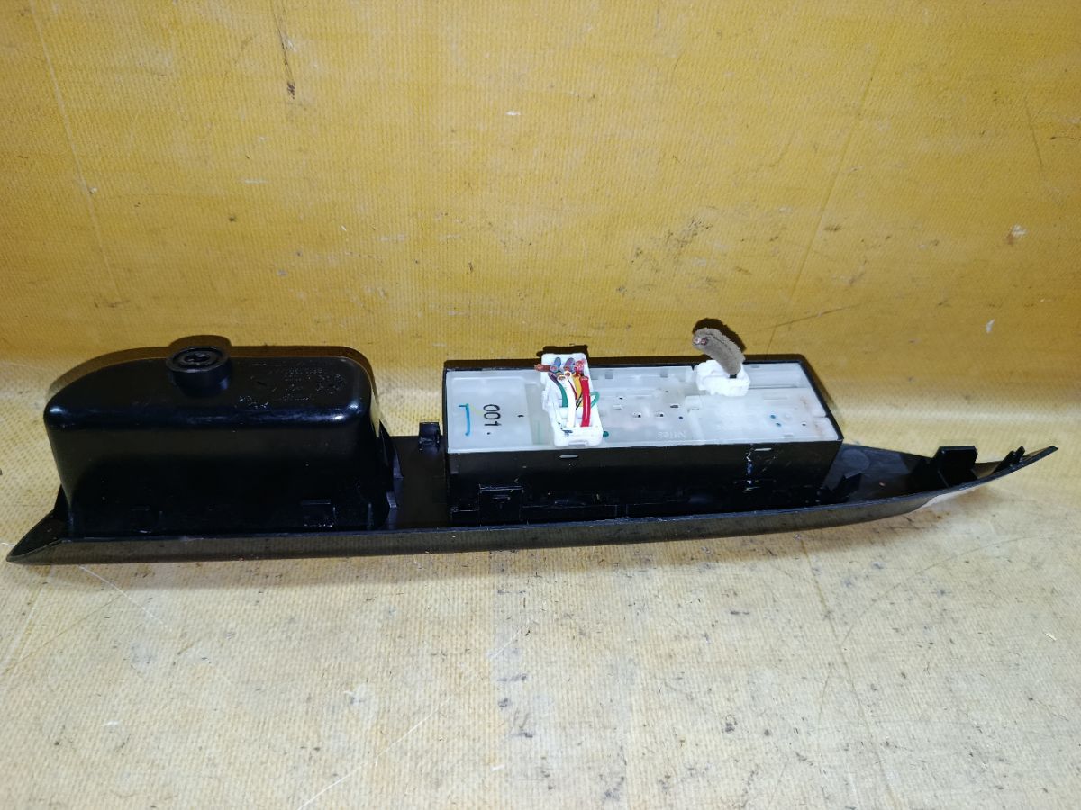 Блок упр-я стеклоподъемниками на Nissan Dayz Roox B21A Фото 4