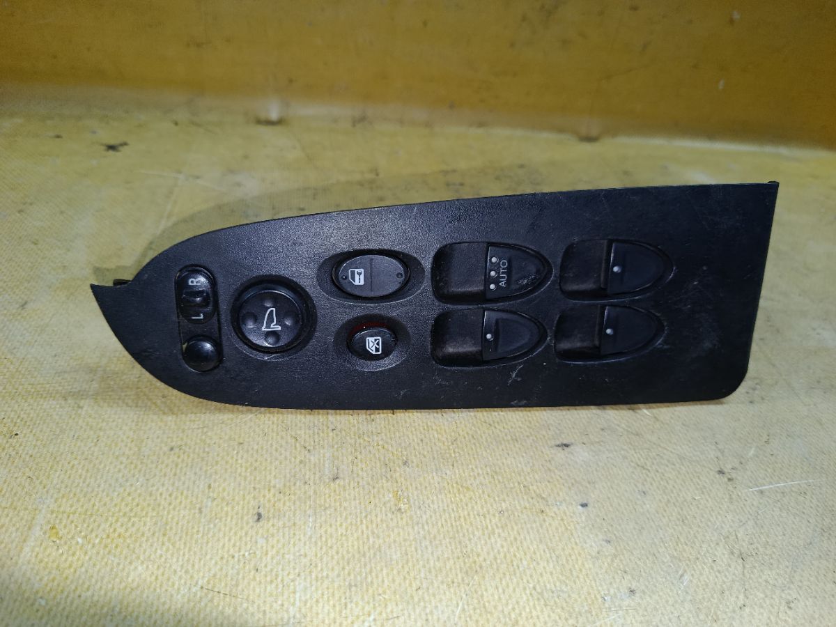 Блок упр-я стеклоподъемниками на Honda Stream RN6 Фото 1