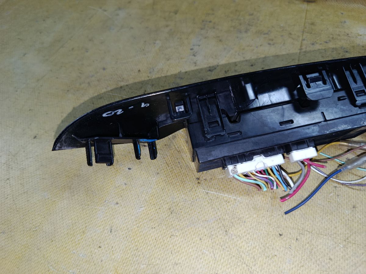 Блок упр-я стеклоподъемниками 25401-3NC0B на Nissan Leaf AZE0 Фото 4