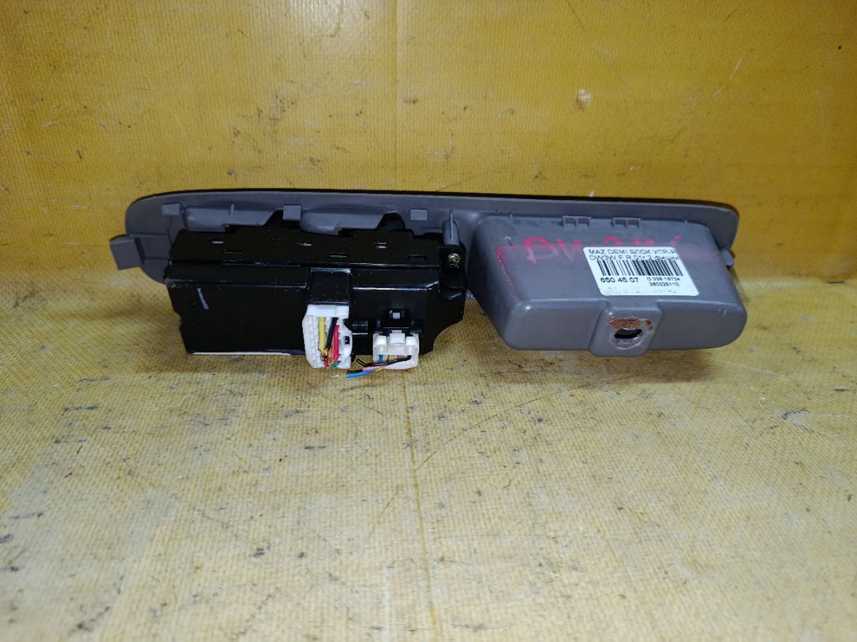 Блок упр-я стеклоподъемниками на Mazda Demio DW3W Фото 2