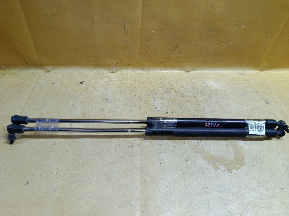 Амортизатор двери на Honda Stream RN6 Фото 2