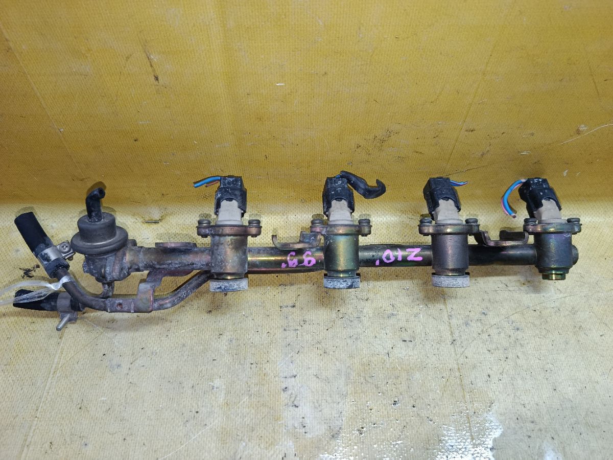 Форсунка инжекторная на Nissan Cube Z10 CG13DE Фото 1