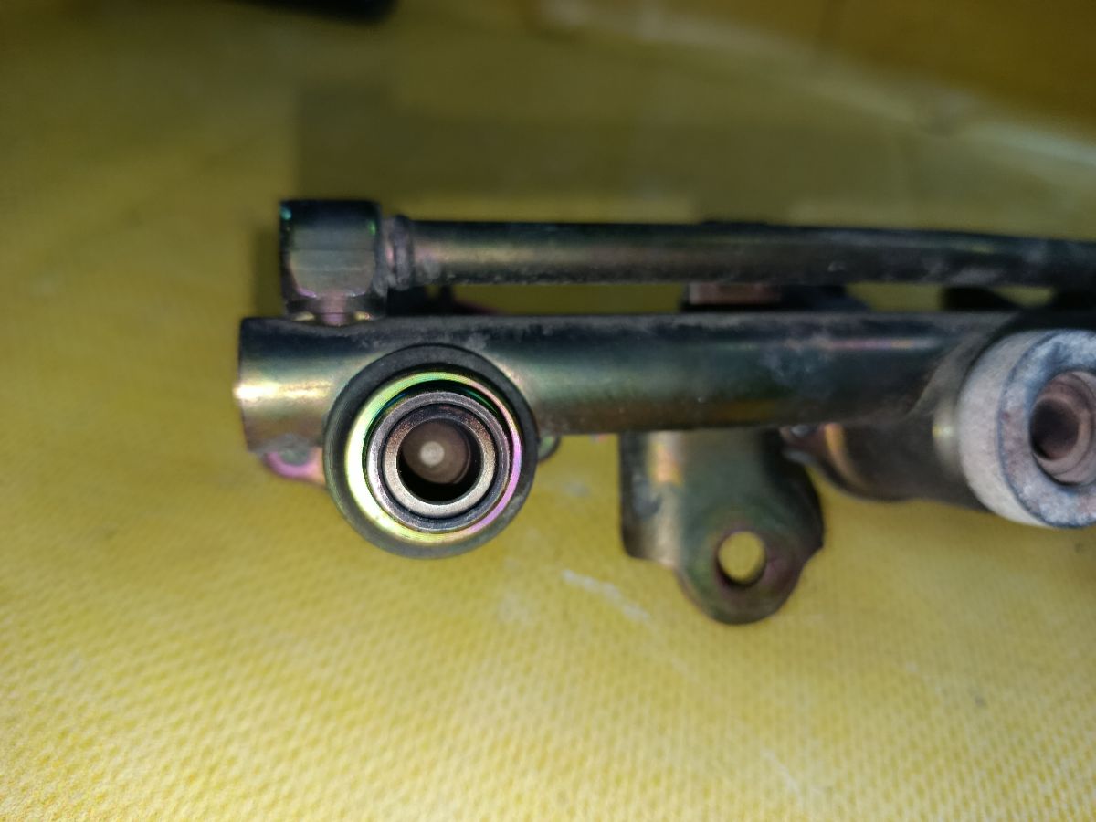 Форсунка инжекторная на Nissan Cube Z10 CG13DE Фото 3