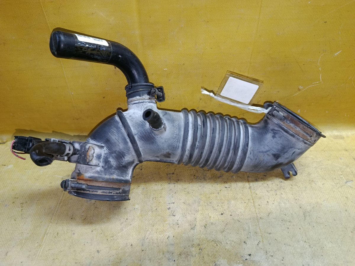 Патрубок воздушн.фильтра на Mazda Mpv LW3W L3 Фото 2