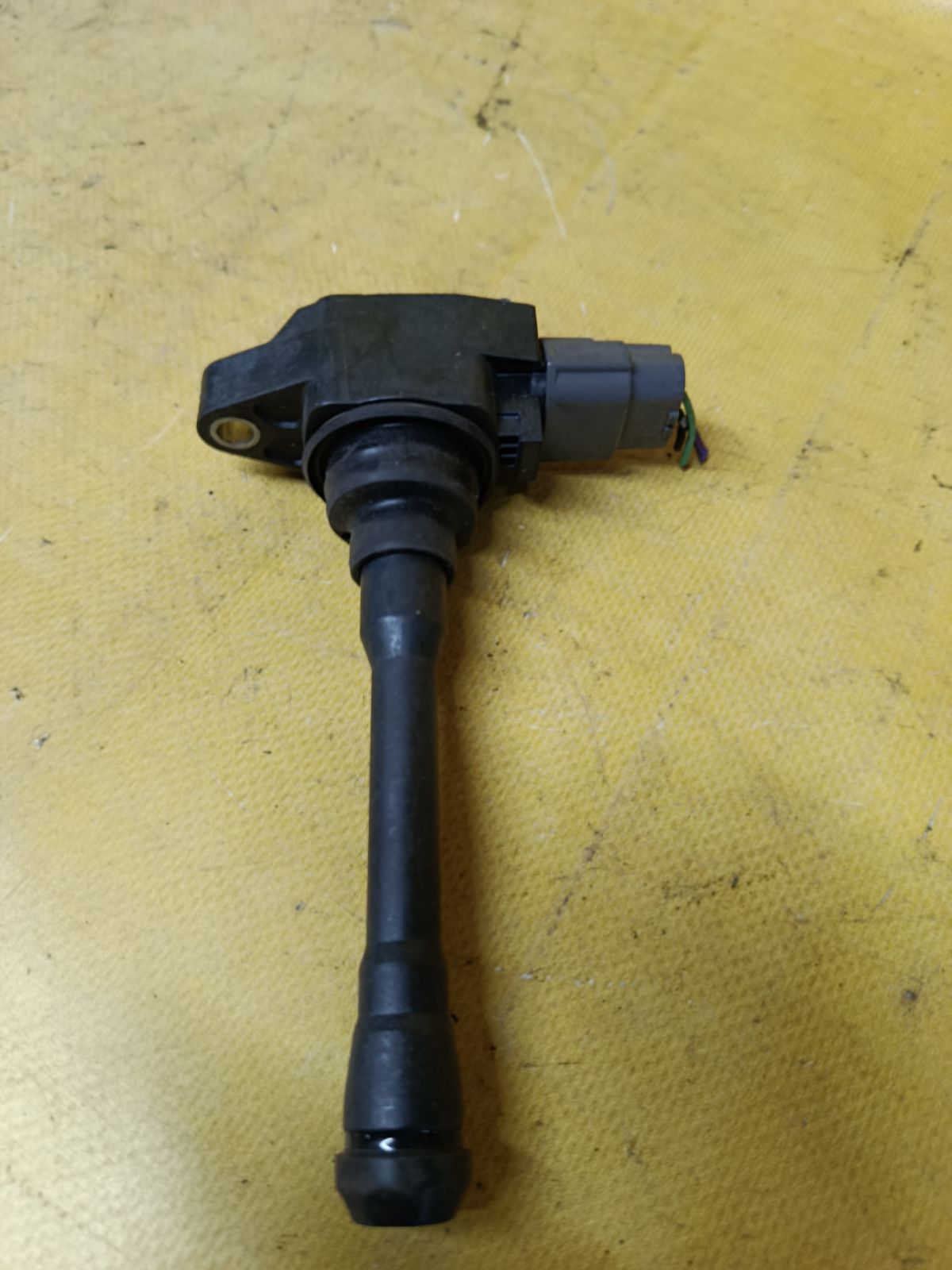 Катушка зажигания 22448-1KT0A на Nissan Note E11 HR15DE Фото 1