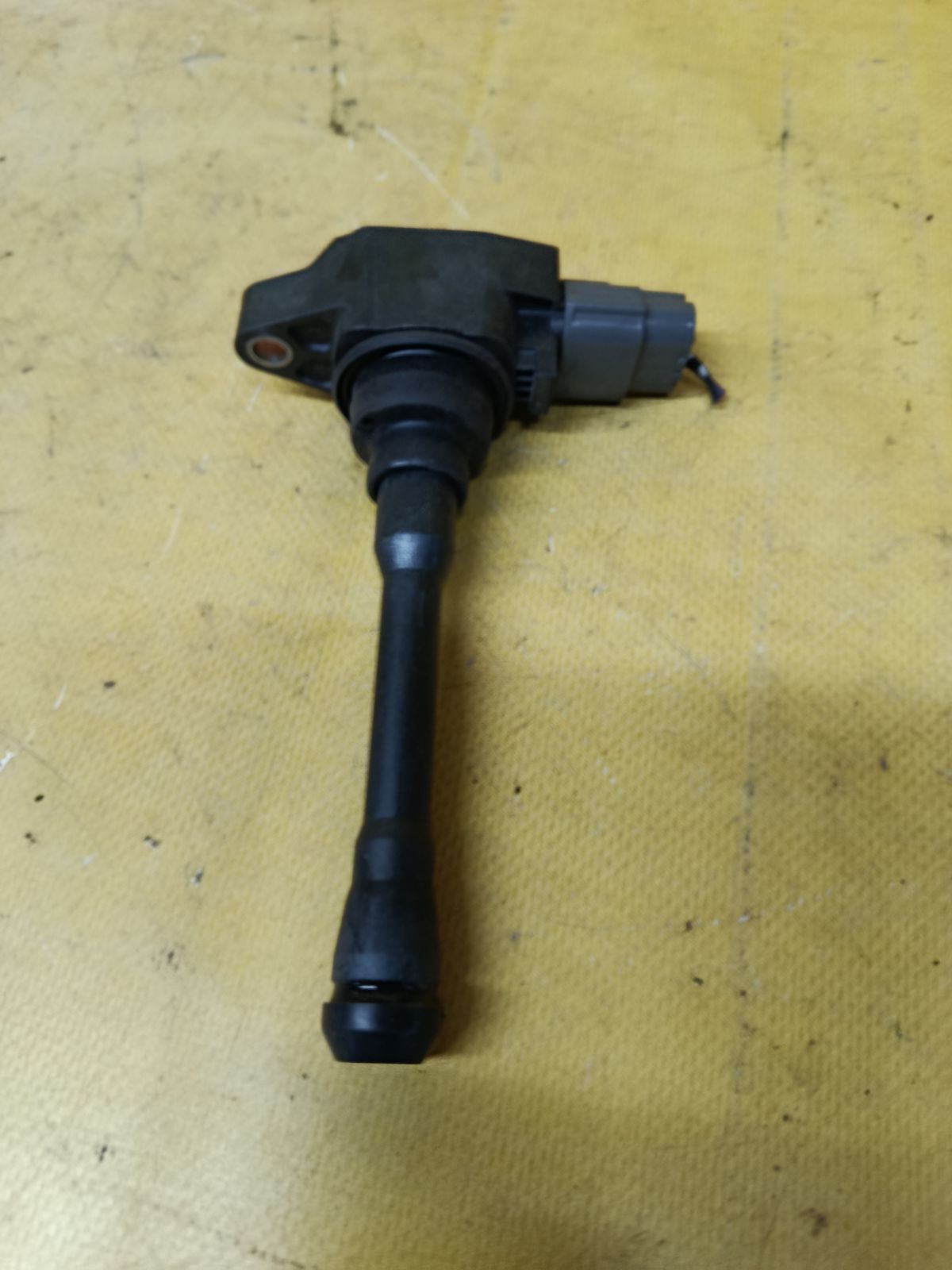 Катушка зажигания 22448-1KT0A на Nissan Note E11 HR15DE Фото 1