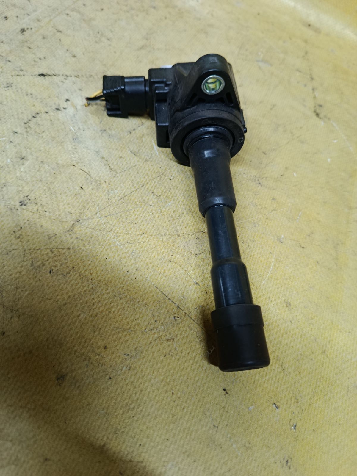 Катушка зажигания CM11-118 на Honda Freed Hybrid GP3 LEA Фото 1