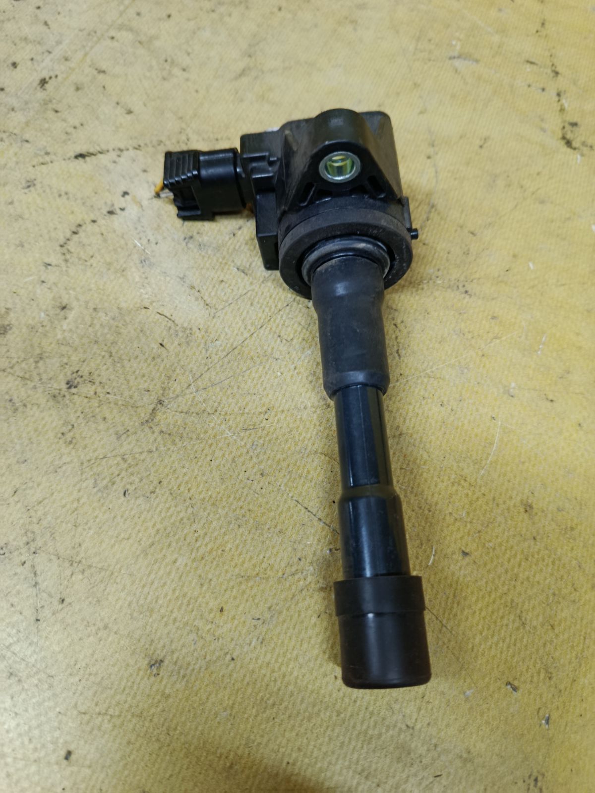 Катушка зажигания CM11-118 на Honda Freed Hybrid GP3 LEA Фото 1