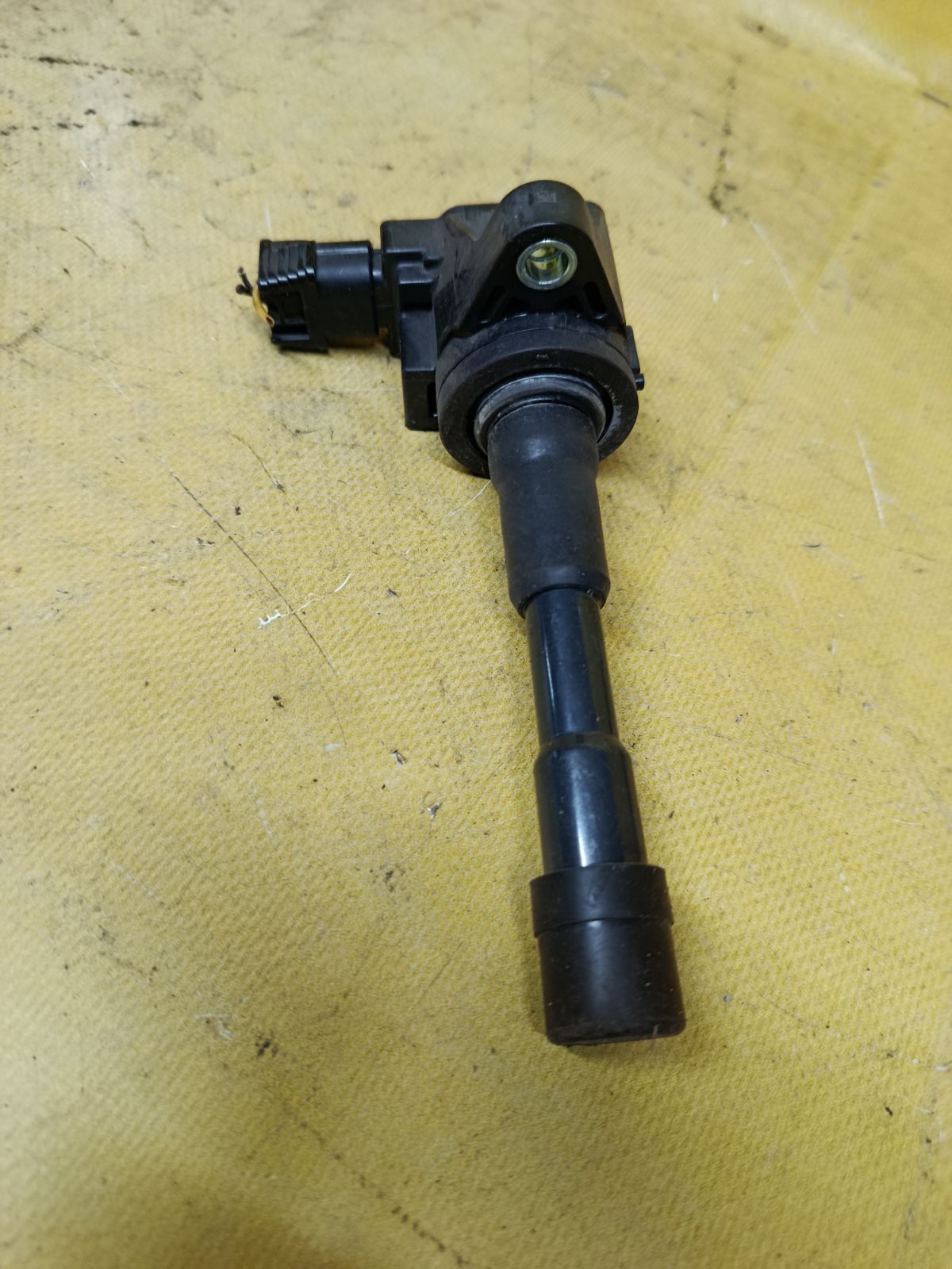 Катушка зажигания CM11-118 на Honda Freed Hybrid GP3 LEA Фото 1