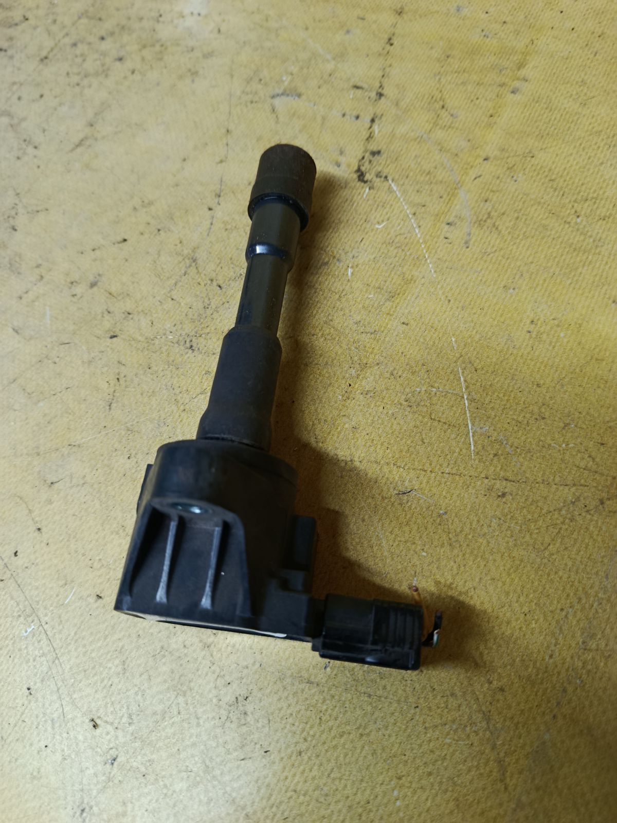 Катушка зажигания CM11-118 на Honda Freed Hybrid GP3 LEA Фото 2