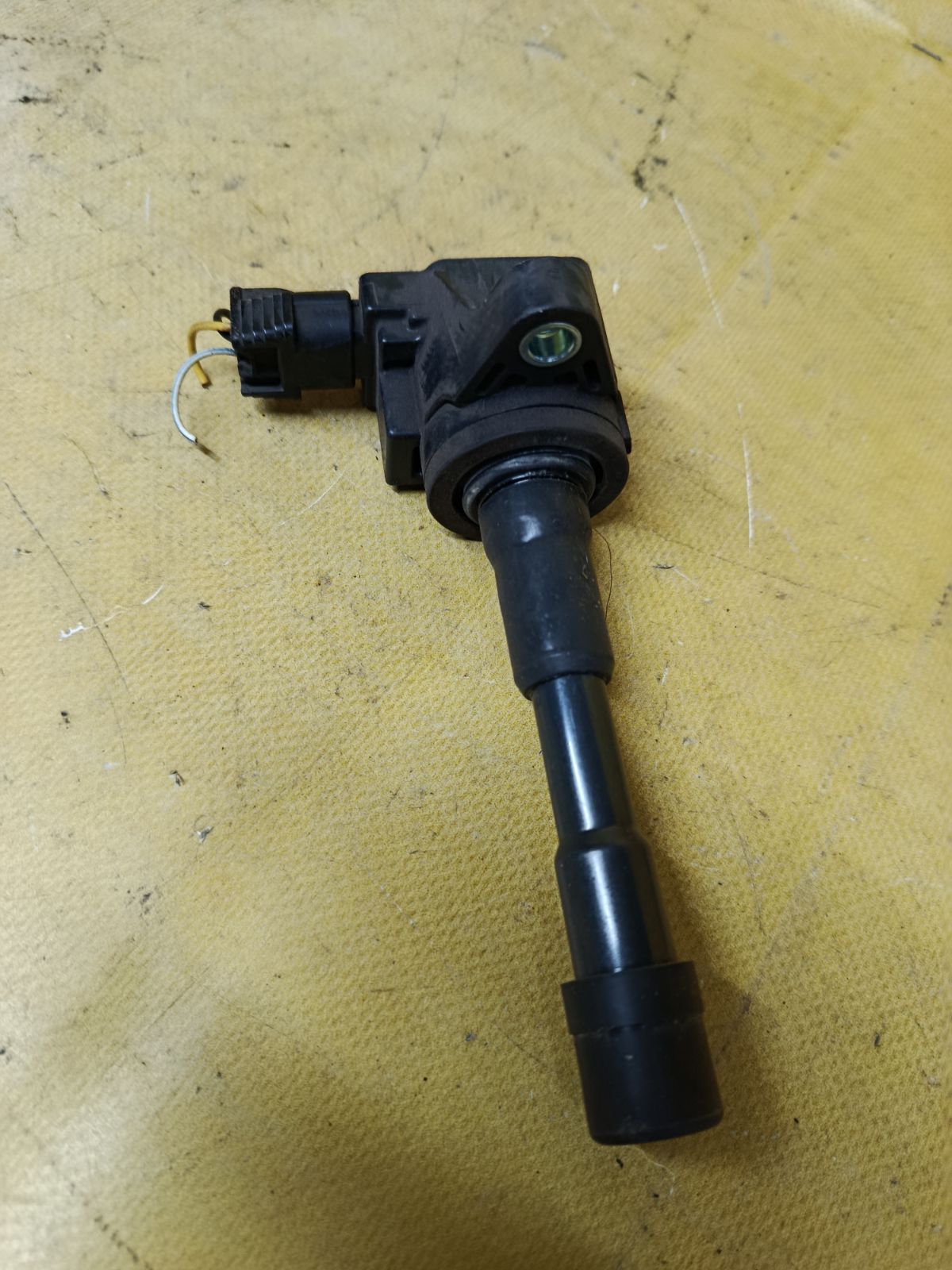 Катушка зажигания CM11-118 на Honda Freed Hybrid GP3 LEA Фото 1