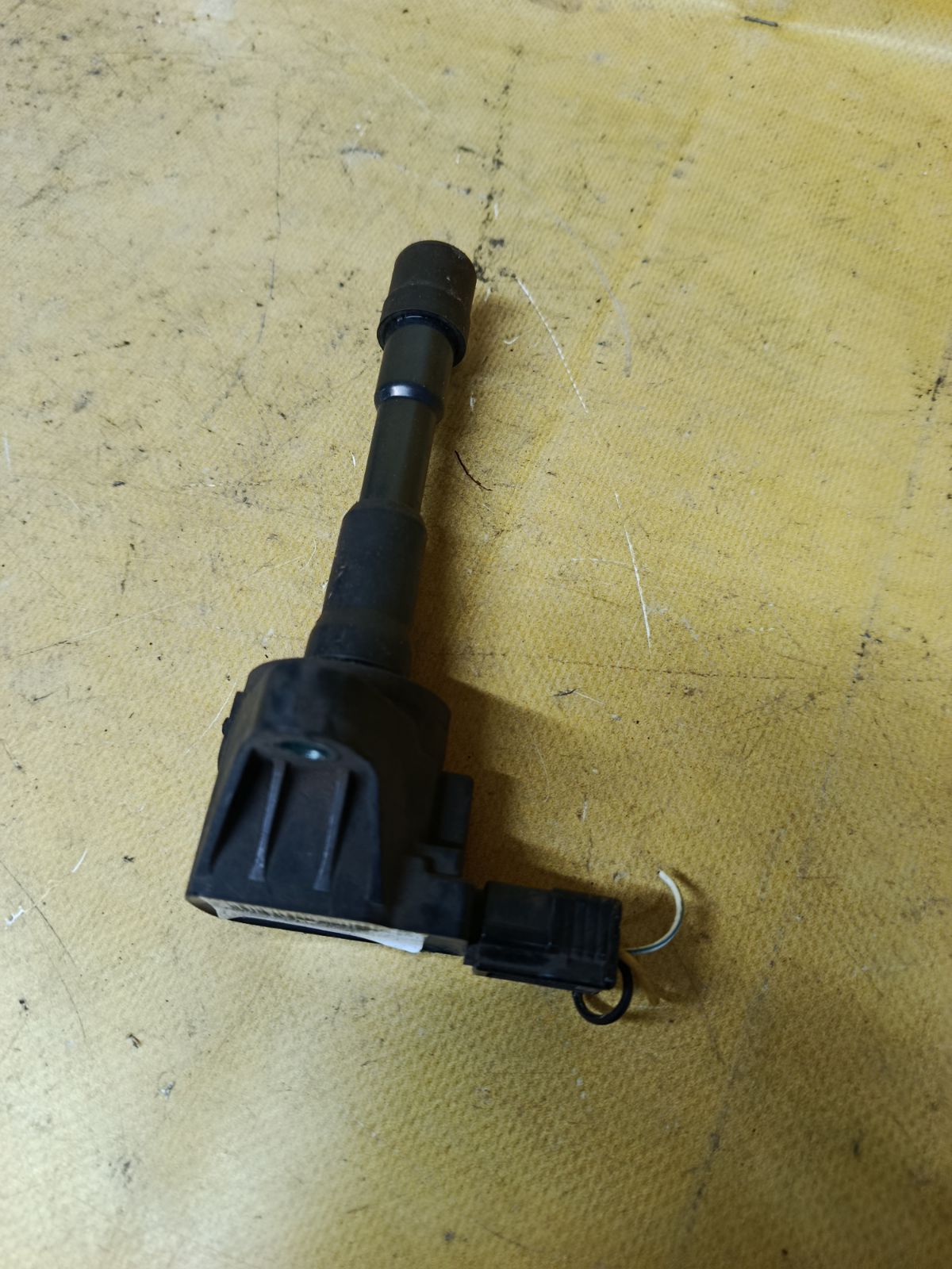 Катушка зажигания CM11-118 на Honda Freed Hybrid GP3 LEA Фото 2