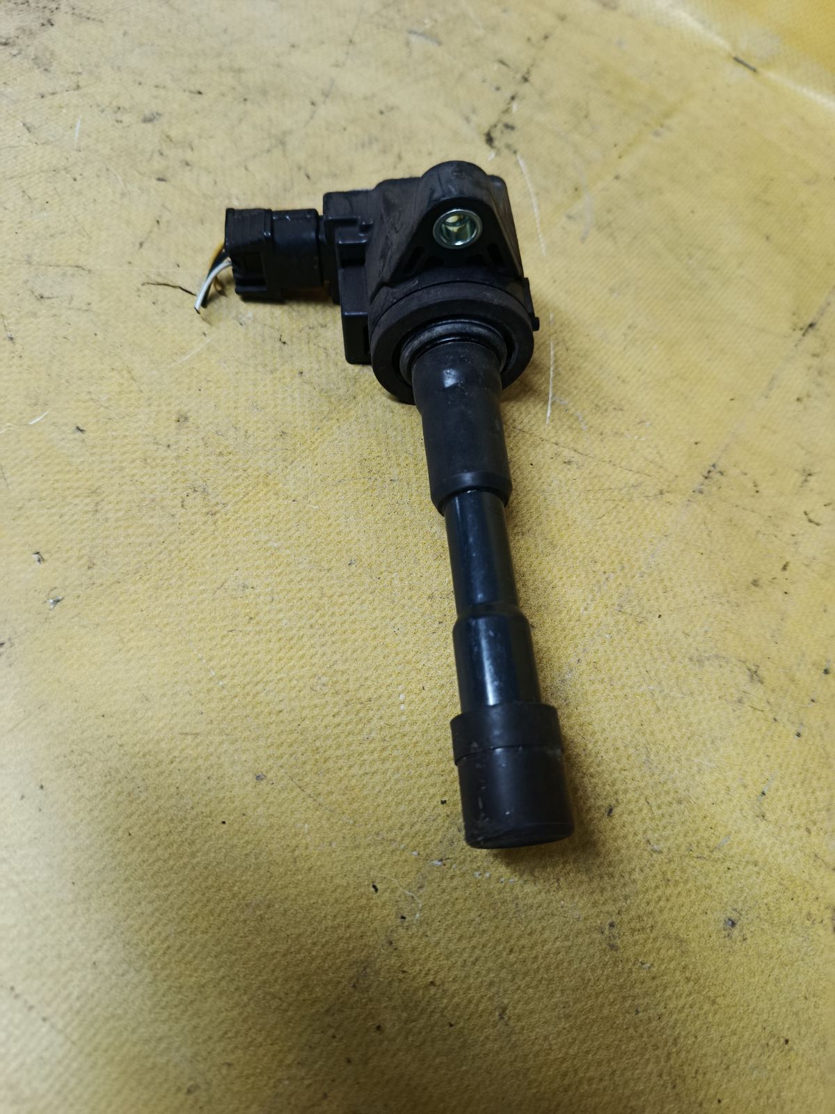 Катушка зажигания CM11-118 на Honda Freed Hybrid GP3 LEA Фото 1