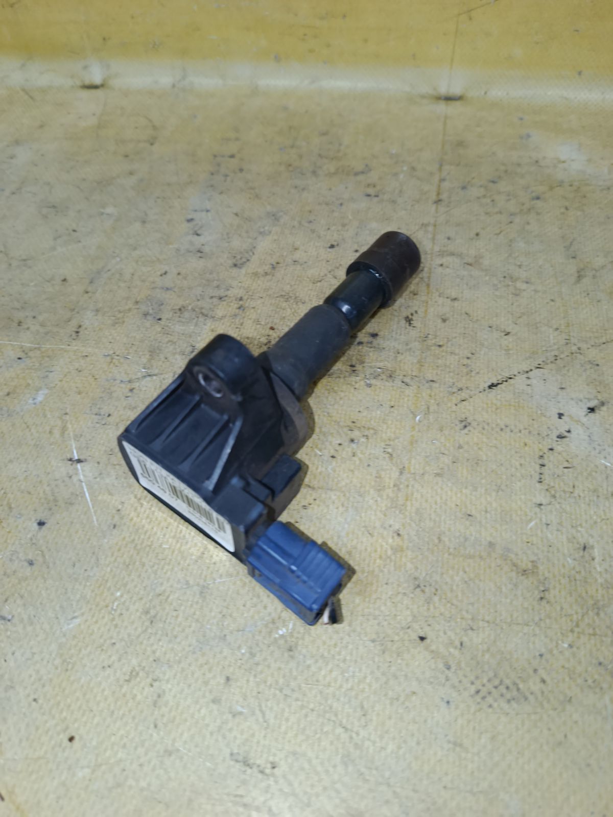 Катушка зажигания CM11-116 на Honda Fit GE6 L13A Фото 1