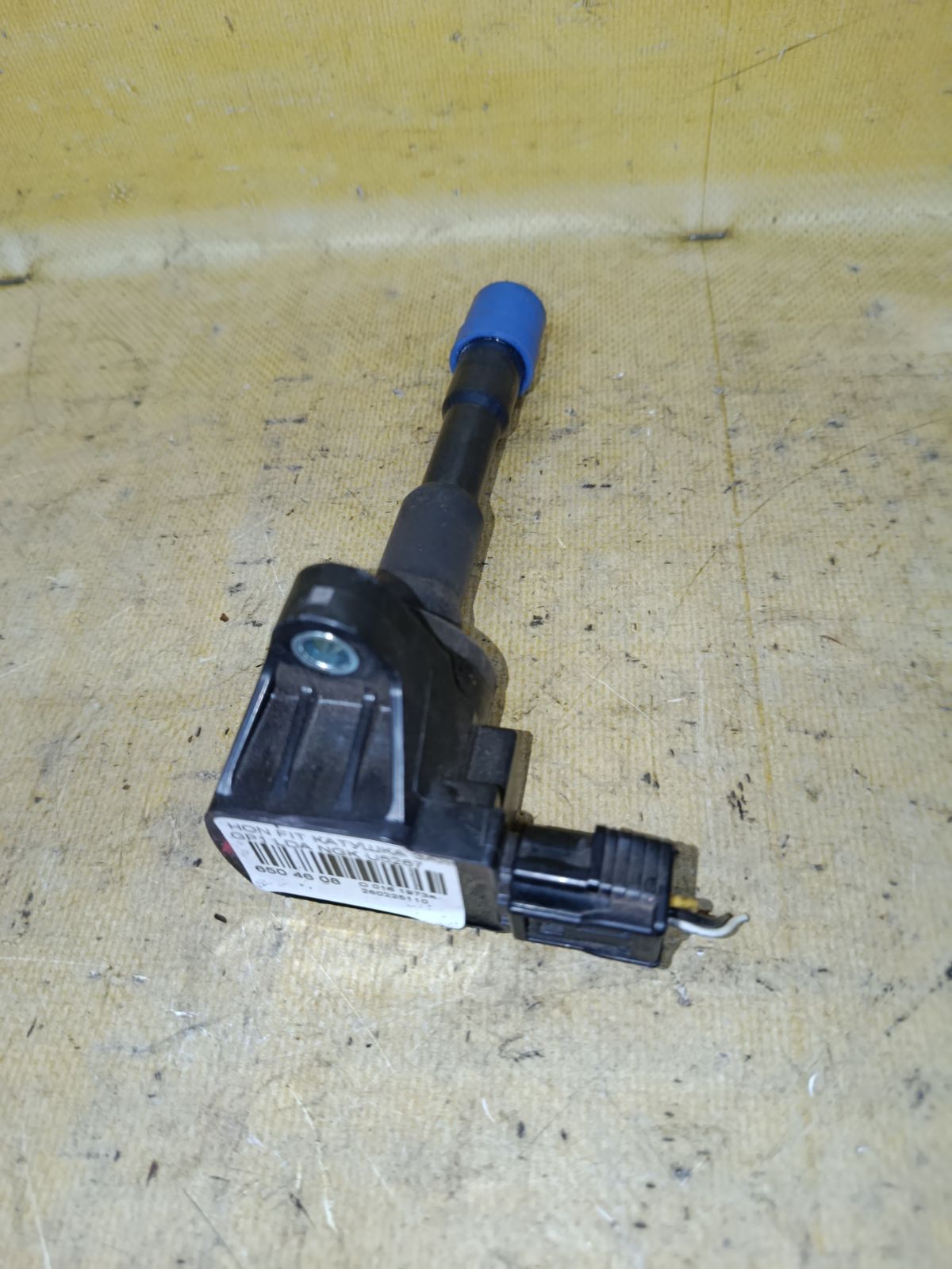 Катушка зажигания CM11-118 на Honda Fit Hybrid GP1 LDA Фото 2