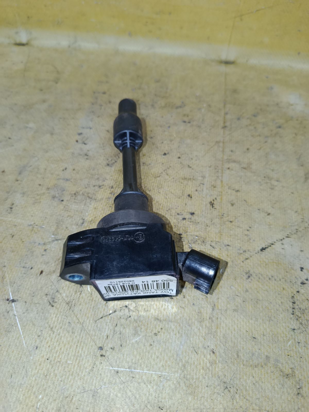 Катушка зажигания 90919-02281 на Toyota Tank M900A 1KR-FE Фото 2