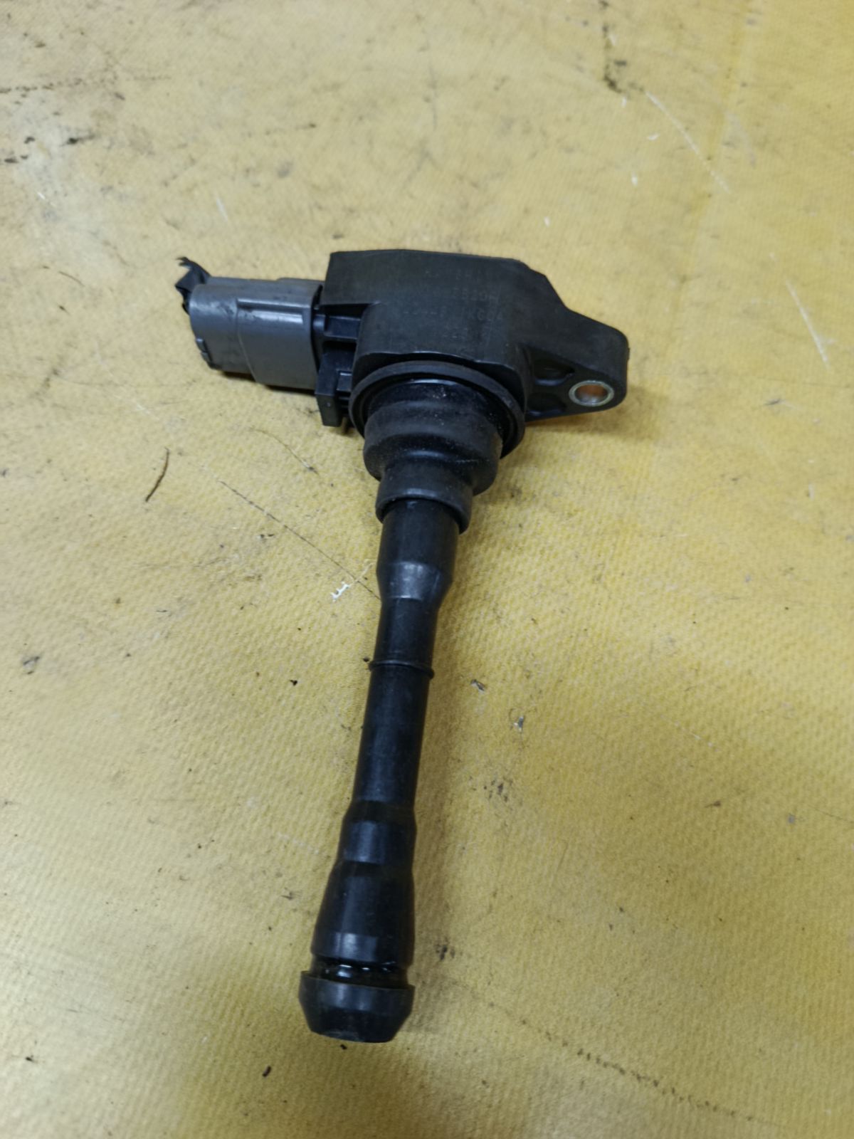 Катушка зажигания 22448-1KC0A на Nissan Serena C26 MR20DD Фото 1