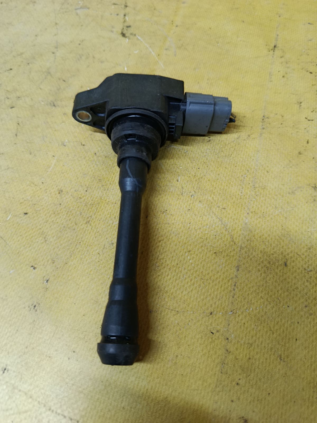 Катушка зажигания 22448-3HD0A на Nissan Note E12 HR12DDR Фото 2