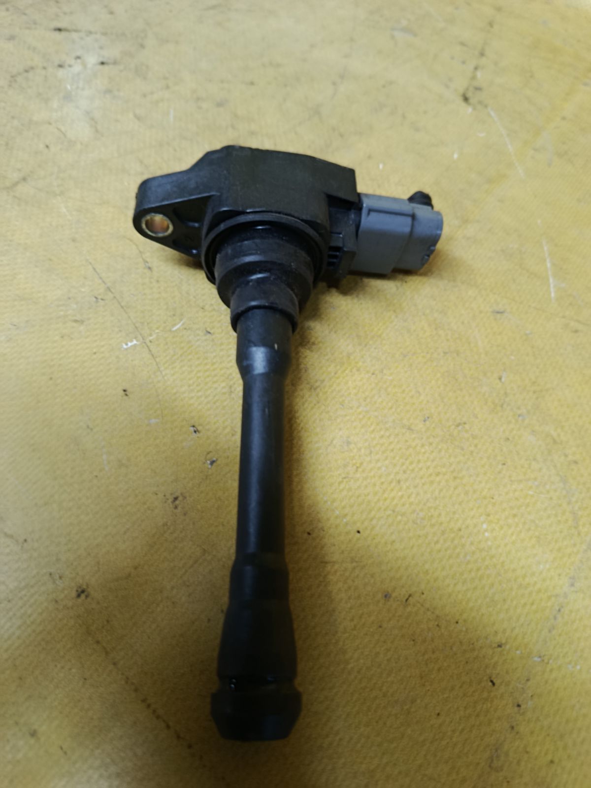 Катушка зажигания 22448-3HD0A на Nissan Note E12 HR12DDR Фото 1