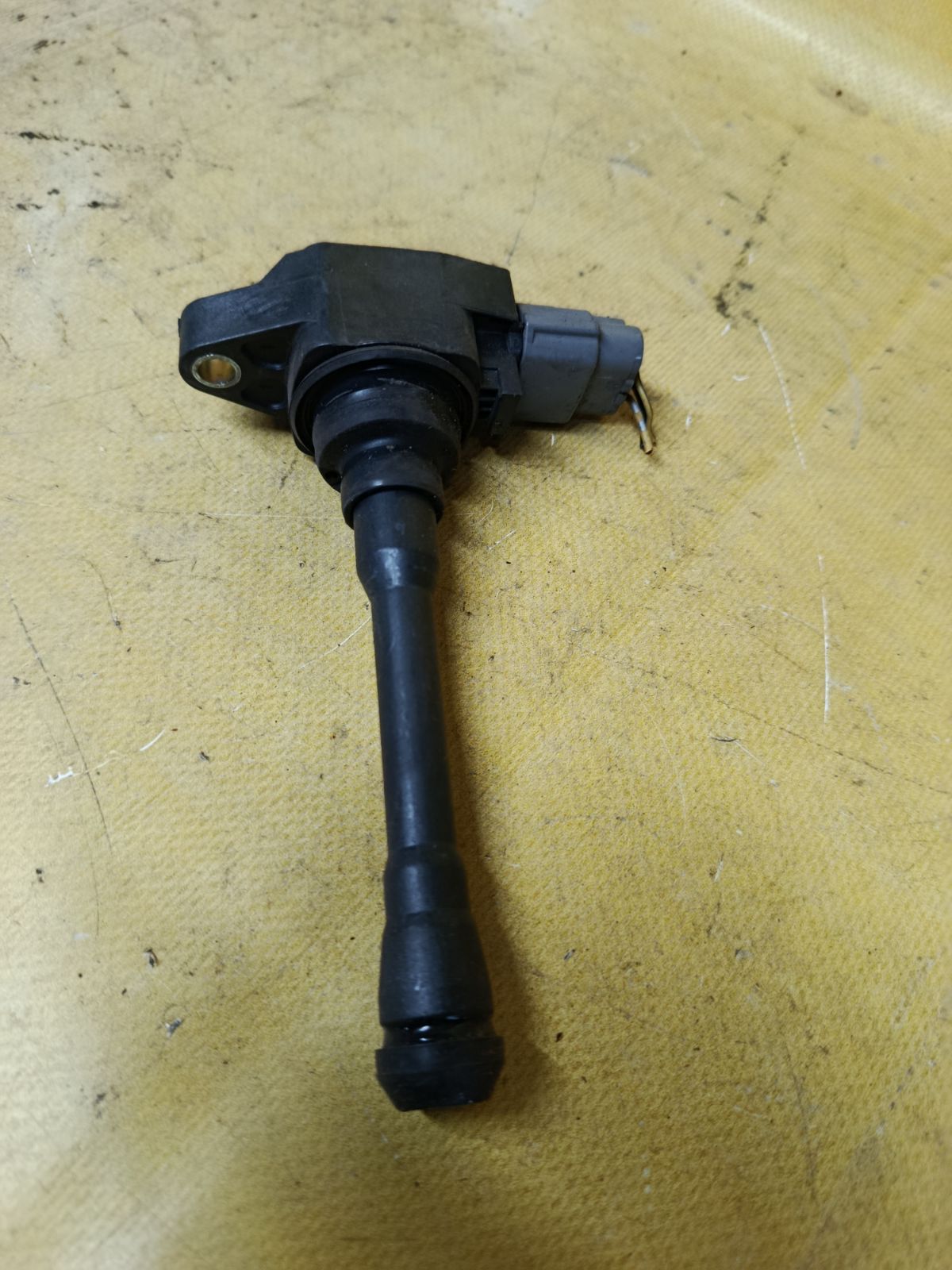 Катушка зажигания 22448-3HD0A на Nissan Note E12 HR12DDR Фото 2