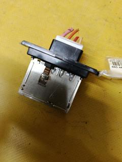 Регулятор скорости мотора отопителя на Nissan Note E11 HR15DE