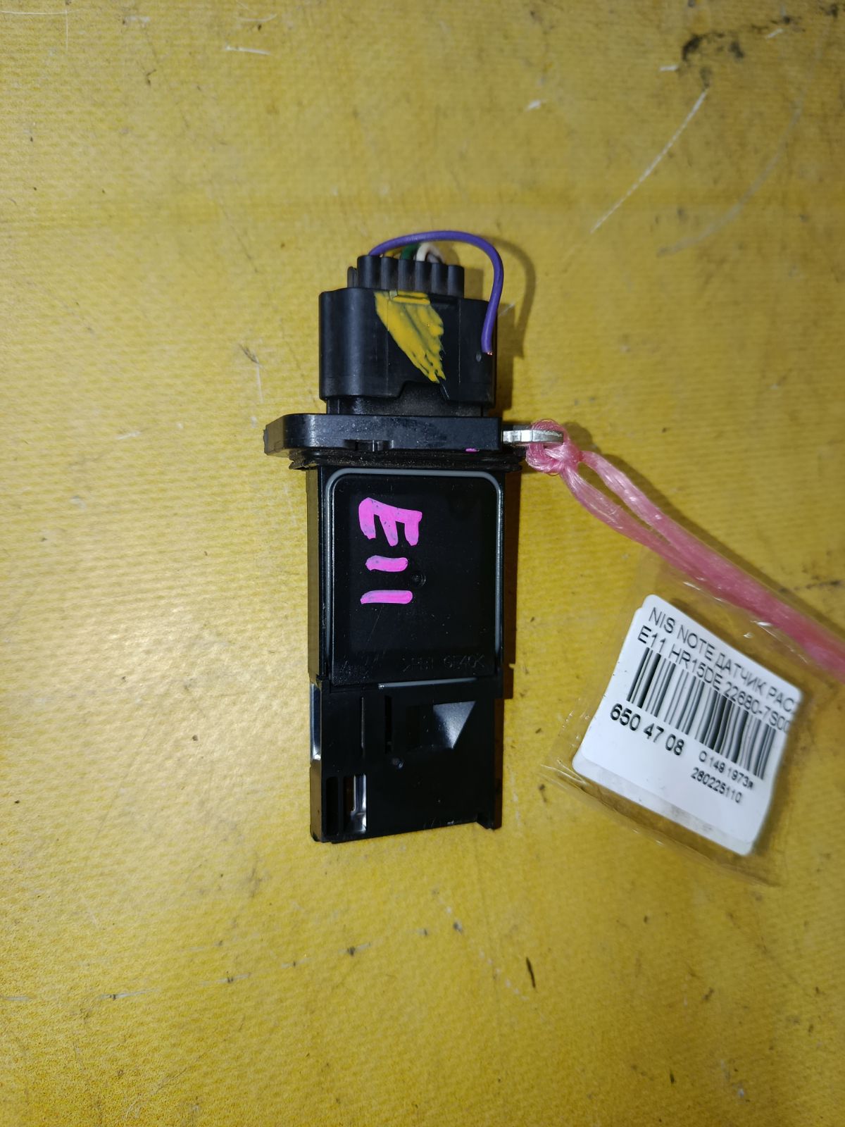 Датчик расхода воздуха 22680-7S000 на Nissan Note E11 HR15DE Фото 2